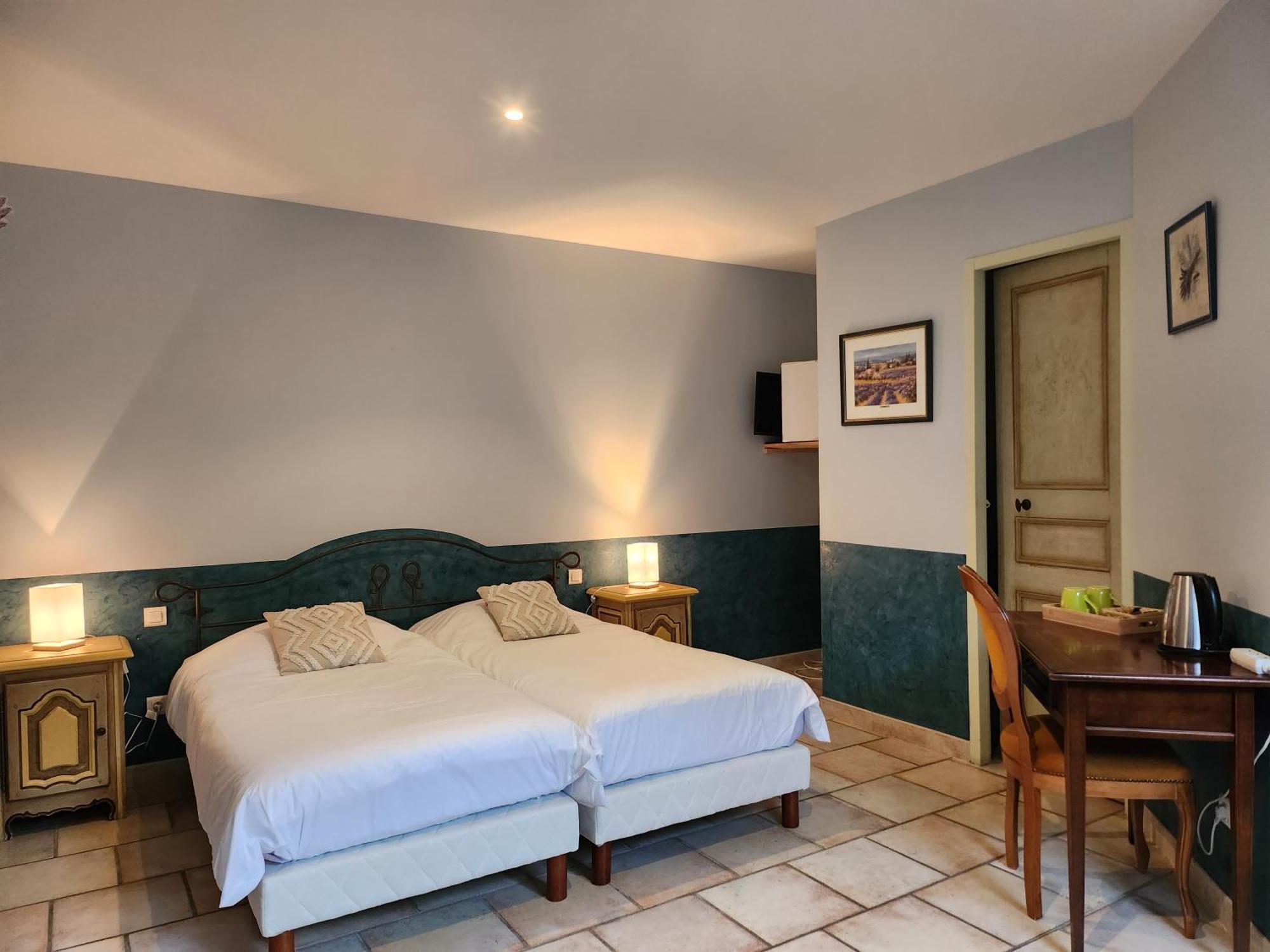 Bed and Breakfast Domaine Les Gendalis Saint-Saturnin-lès-Avignon Exterior foto