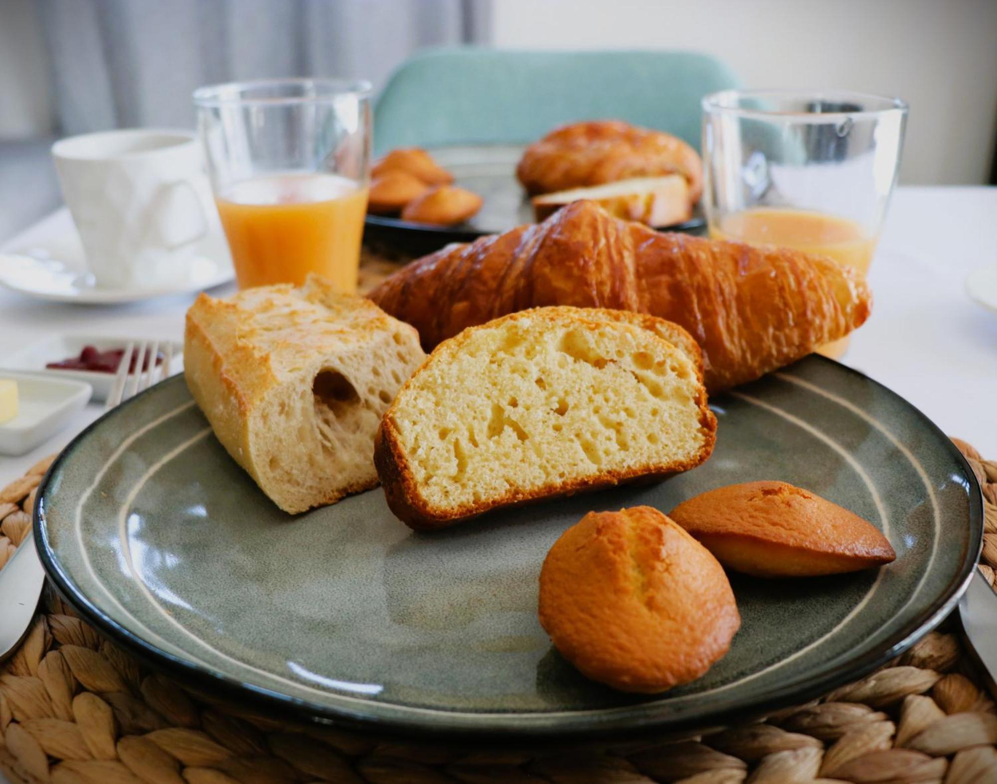 Bed and Breakfast Domaine Les Gendalis Saint-Saturnin-lès-Avignon Exterior foto