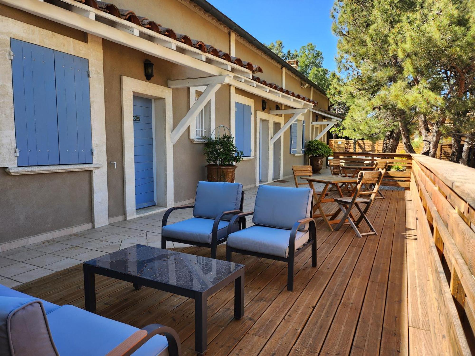 Bed and Breakfast Domaine Les Gendalis Saint-Saturnin-lès-Avignon Exterior foto