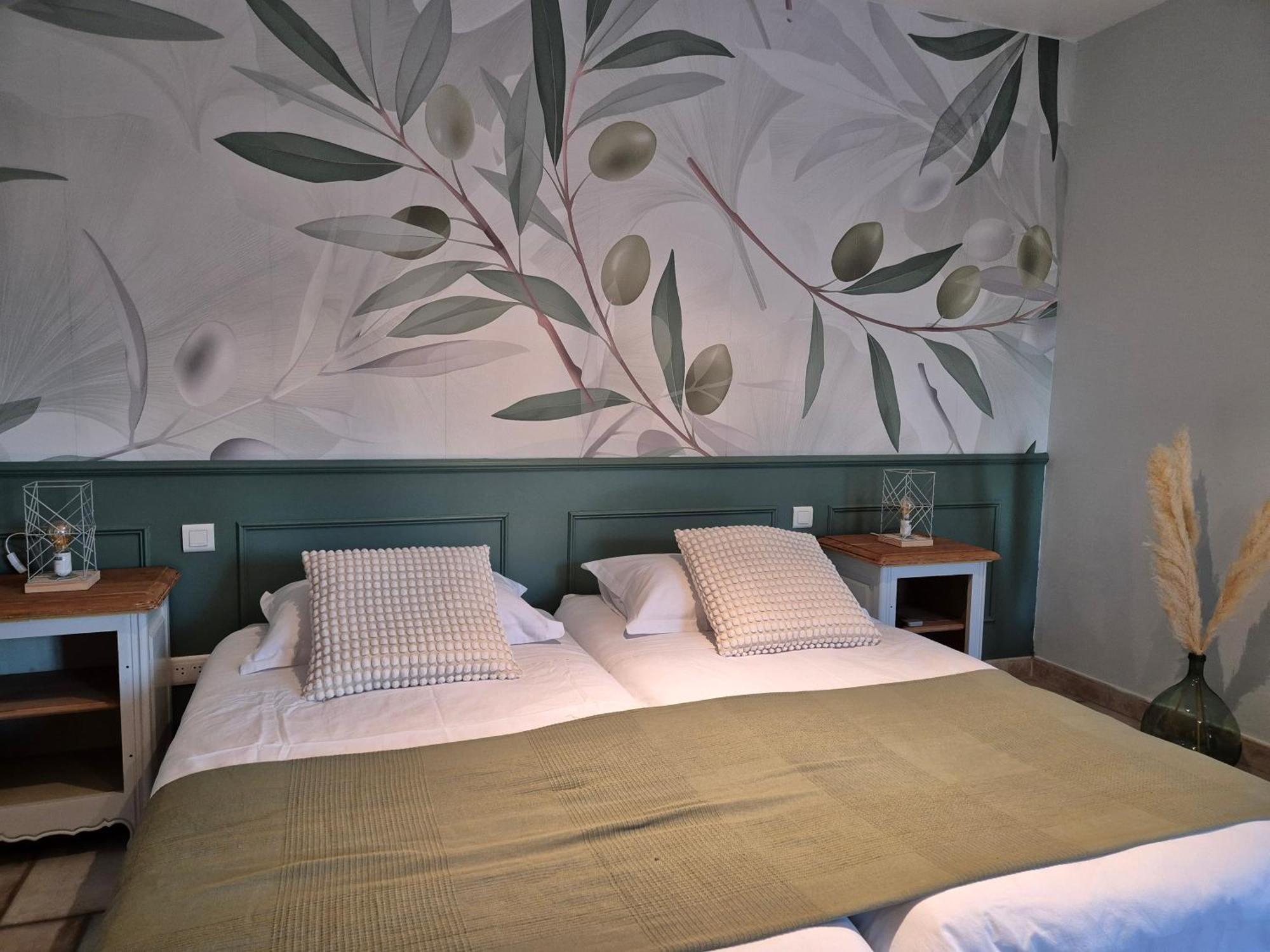 Bed and Breakfast Domaine Les Gendalis Saint-Saturnin-lès-Avignon Exterior foto